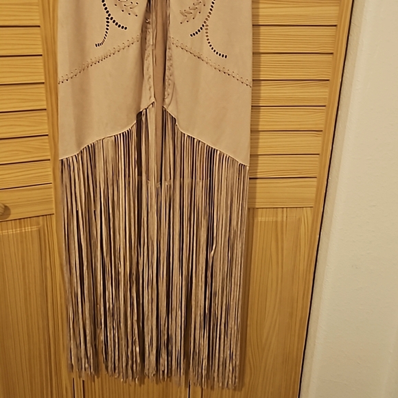 Jessica Simpson Fringe Vest - Picture 2 of 6